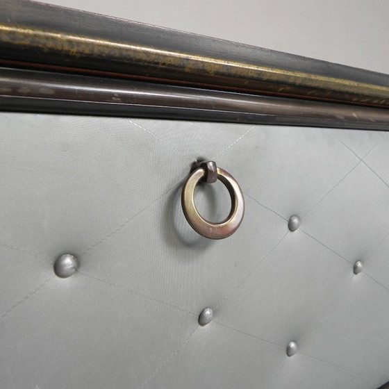 Image 1 of Aparador antiguo con patas cónicas, década de 1950.