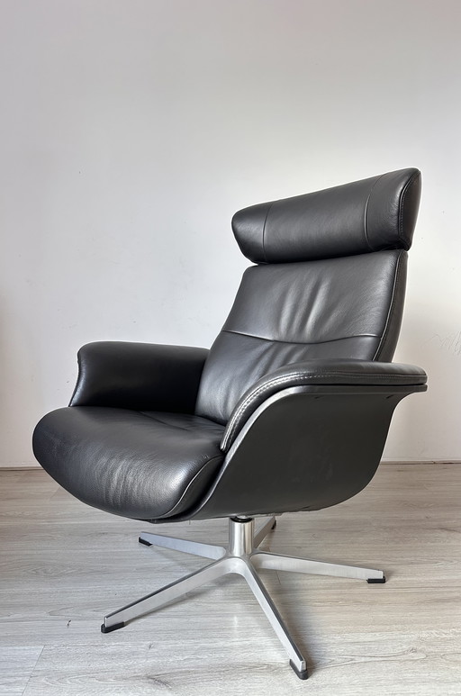 In conformità con il design della poltrona Time Out