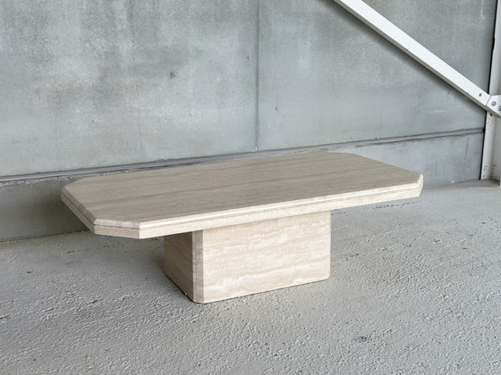 Image 1 of Table basse vintage en travertin