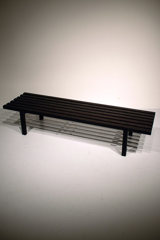 Banco de listones de mediados de siglo