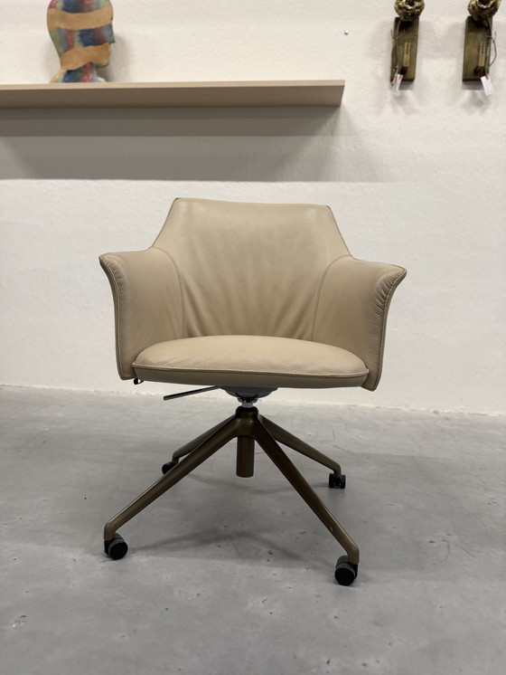 Image 1 of Leolux Mara Twist Sedia girevole Senso Blossom pelle