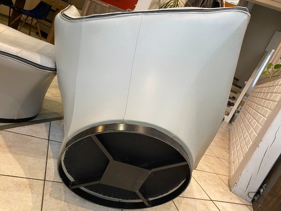 Image 1 of Mantis draaibare loungestoel met leren voetenbank van Gerard Van Den Berg, vintage jaren 70.