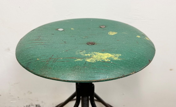 Image 1 of Draaikruk voor industriële werkplaats, jaren 60