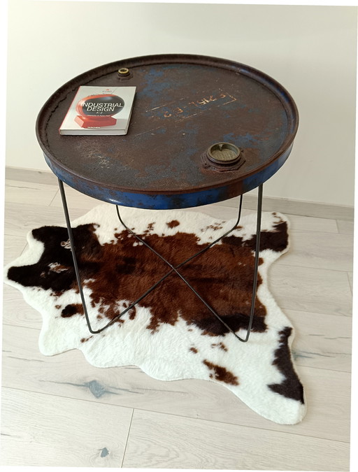 table d'appoint en tambour recyclé -raw & graphic design
