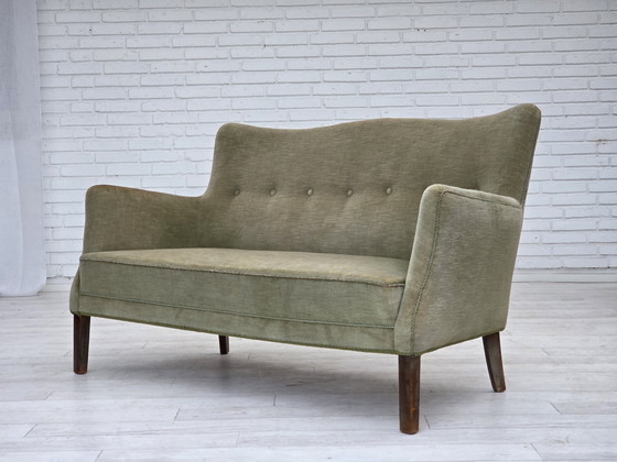 Image 1 of Sofá curvo danés de dos plazas, años 60, terciopelo, madera de haya.