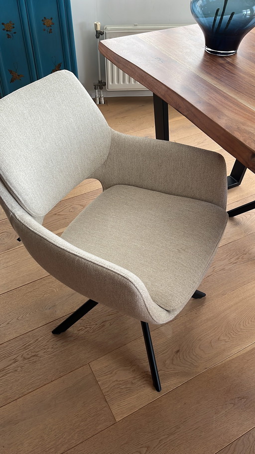 4 sillas de comedor nuevas