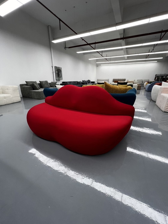 Image 1 of Canapé "Bocca" en velours rouge, Studio 65