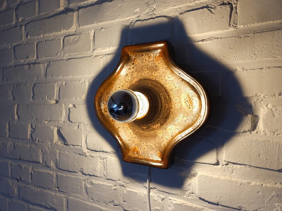 Image 1 of Keramieken aardewerken bruine vintage wandlamp, west germany fat lava stijl, keramische retro wandlamp, space age lamp