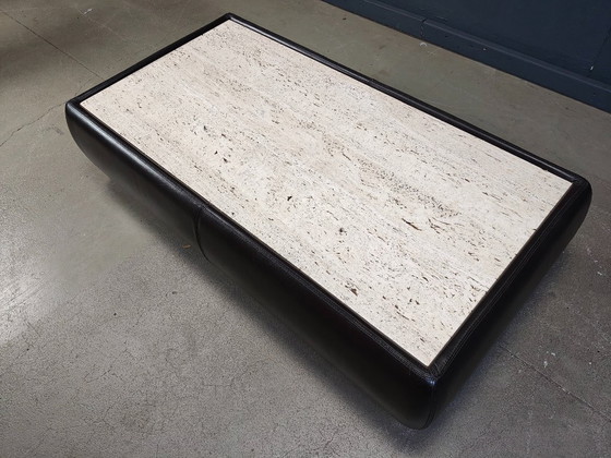 Image 1 of Tavolino da caffè in pelle e travertino, attr. Desede, anni '70