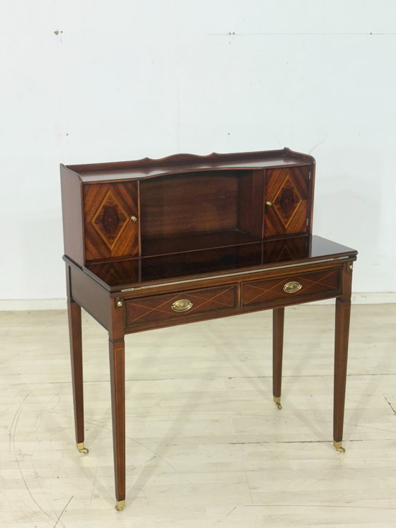 Secrétaire élégant de style Sheraton ancien avec plateau en cuir / Bureau des années 1960 / Secrétaire style (photo 3 of 17)