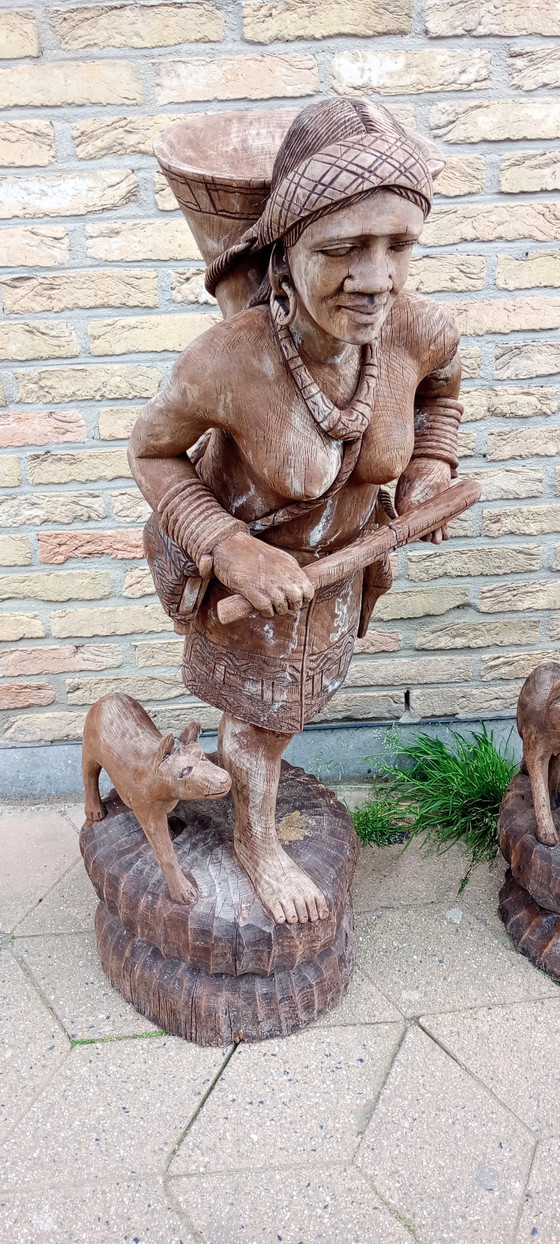 Image 1 of Zwei aus Holz geschnitzte Jäger