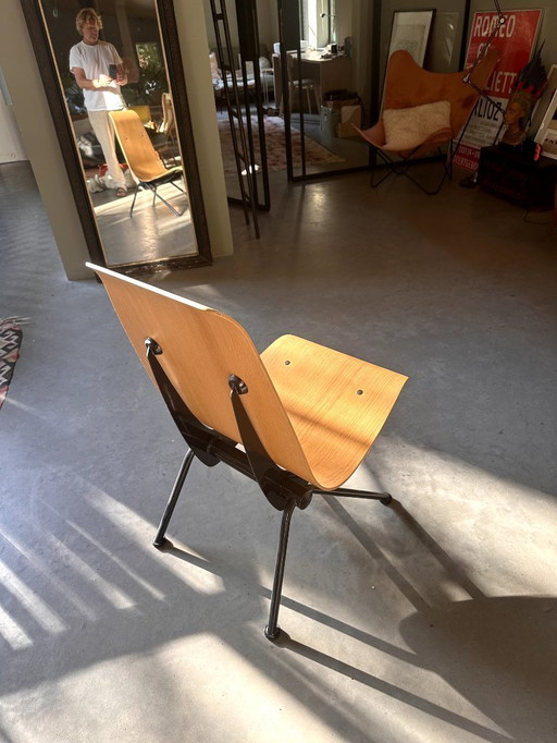 Jean Prouvé ANTONY de Vitra