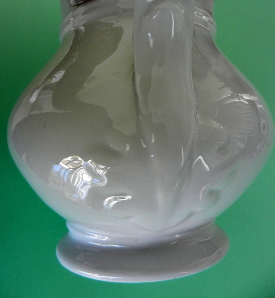 Image 1 of Vintage Cruche (Pichet) En Porcelaine Blanche