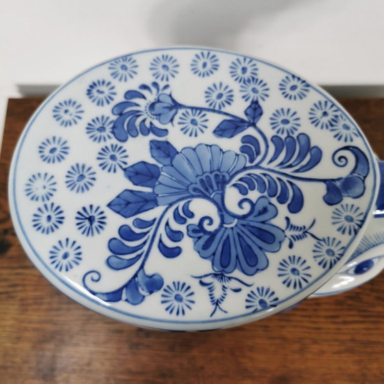 Image 1 of Table d'appoint vintage en céramique bleue de Delft, style chinoiserie. Éléphant.