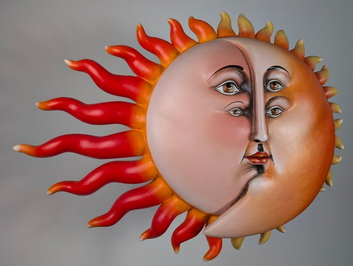Scultura monumentale in cartapesta "Sol Eclipse" di Sergio Bustamante, 1997