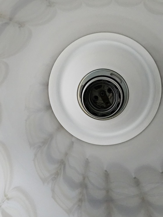 Image 1 of Lampada a sospensione MCM con grande paralume in vetro di Murano