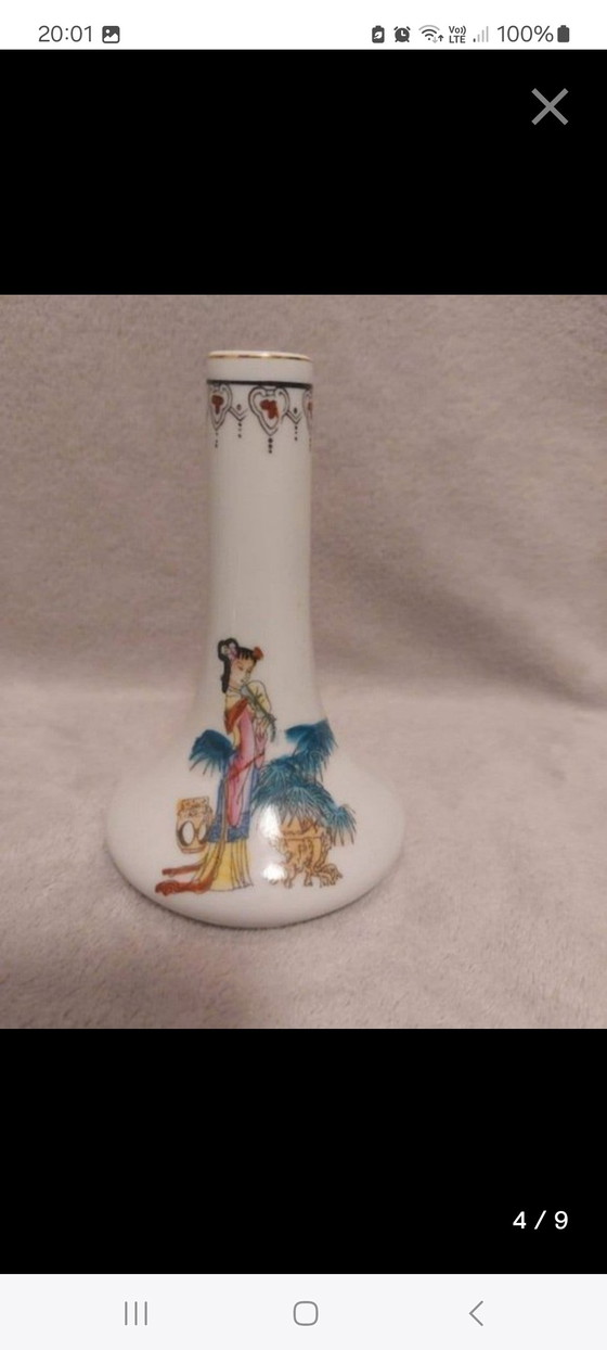 25 Chinese Minivaasjes Of Minikandelaar – Vazen, Porcelain (photo 7 of 8)