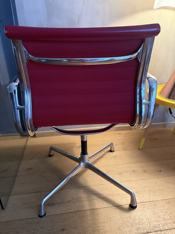Image 1 of Vitra