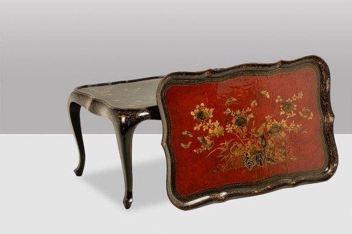 Coffee table with removable top in red and black lacquered wood. 1950s.