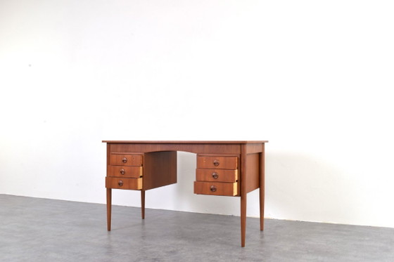 Mid-Century Deens Teakhouten Bureau, jaren 60. – Wood (photo 12 of 17)