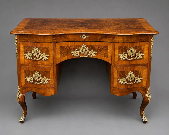 Antiek barok bureau uit Dresden met vijf laden. – Wood (photo 8 of 8)
