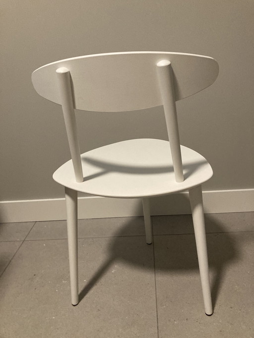 Hay chair Tripod design