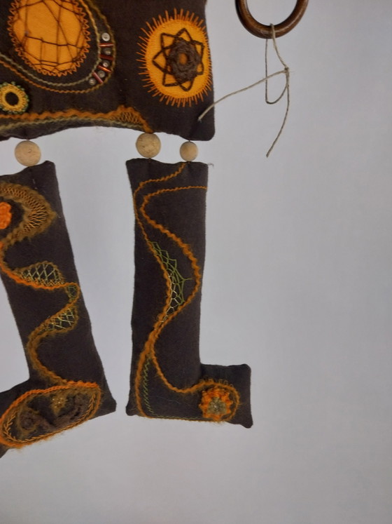 Image 1 of 1 x handgefertigte Wanddekoration aus den 1970er Jahren in Form einer Puppe, psychedelische Wandkunst
