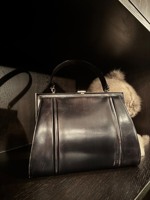 Sac à main en cuir noir