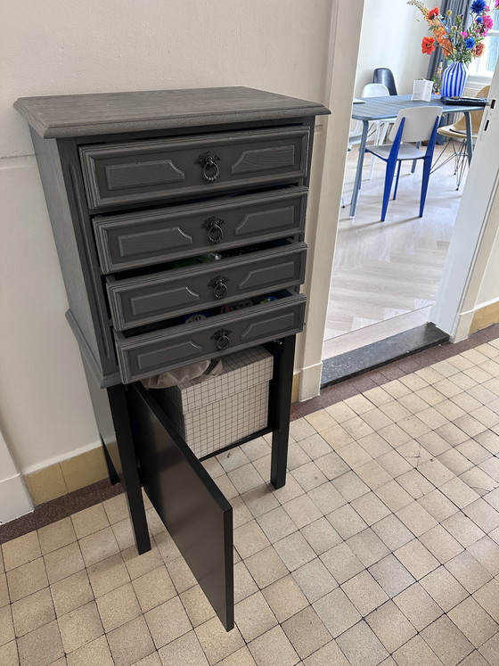 Image 1 of Oudnow Gangkast