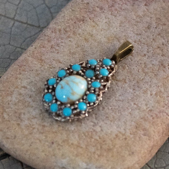 Image 1 of Pendentif vintage en forme de larme, turquoise dans un métal argenté