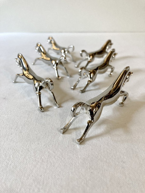 Image 1 of Zes verzilverde metalen messenhouders in de vorm van paarden. Jaren 60.