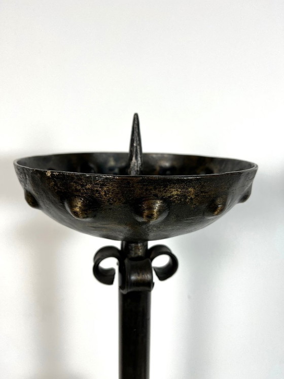 Image 1 of Set van 2 grote brutalistische gietijzeren kerk kandelaars, jaren 70