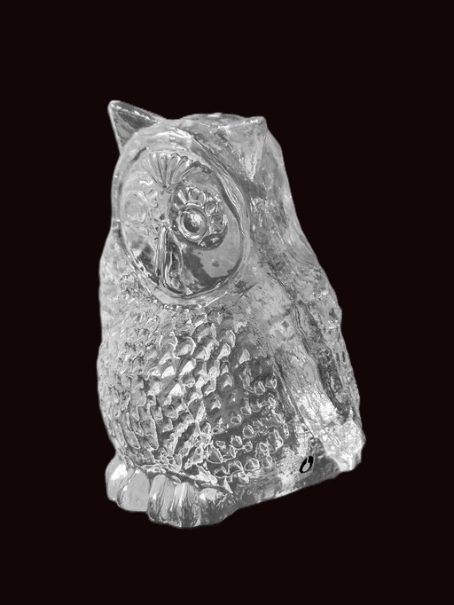 Pukeberg - Búho gigante de Stig A. Kärrstrand