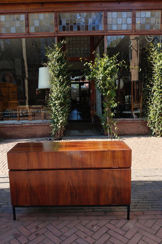 Aparador antiguo de palisandro con mueble para tocadiscos – Aparadores, Metal, Wood (photo 5 of 10)