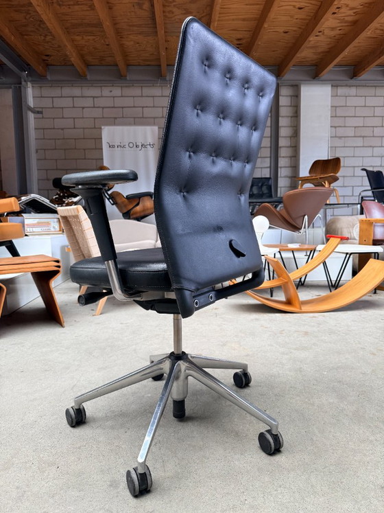Chaise de bureau Vitra ID Trim, Antonio Citterio – Chaises de bureau, Cuir, Plastique (photo 6 of 12)