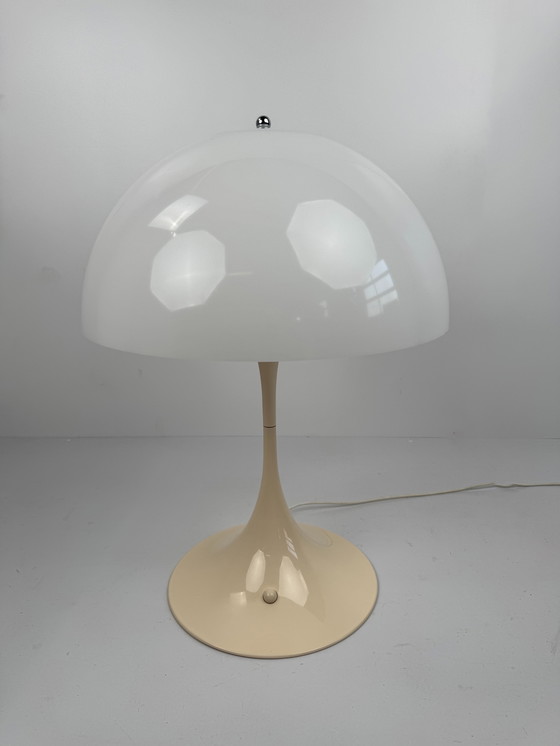 Image 1 of Louis Poulsen Panthella tafellamp – Ontworpen door Verner Panton