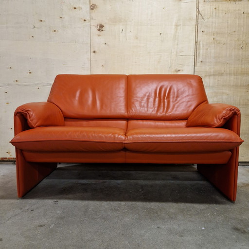 Leolux Bora Béta Zweisitzer-Sofa, Ledersofa, orangefarbenes Sofa