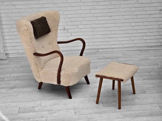 Image 1 of Jaren 60, Deens ontwerp van A. Christensen voor Slagelse Møbelværk, schapenvacht.