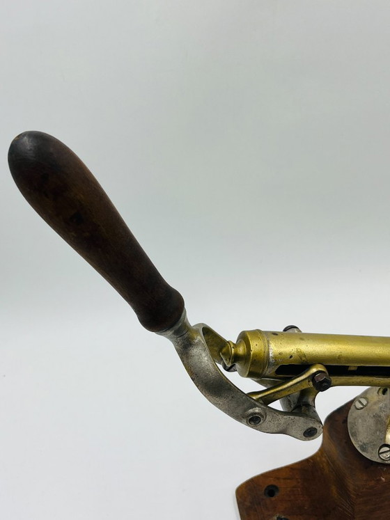 Cavatappi da Banco "The Don" in Ottone – 1903 – Cornelius Chambers, Accessori da tavola (photo 6 of 14)