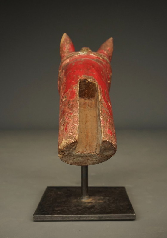 Image 1 of Cabeza de caballo india policromada del siglo XIX