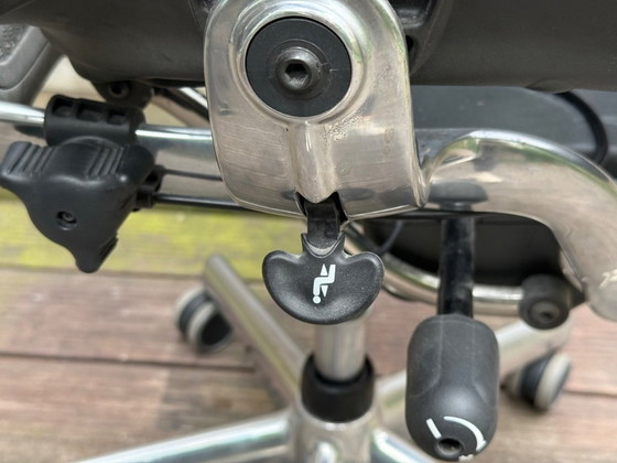 Image 1 of Sedia da ufficio Herman Miller Aeron con base cromata