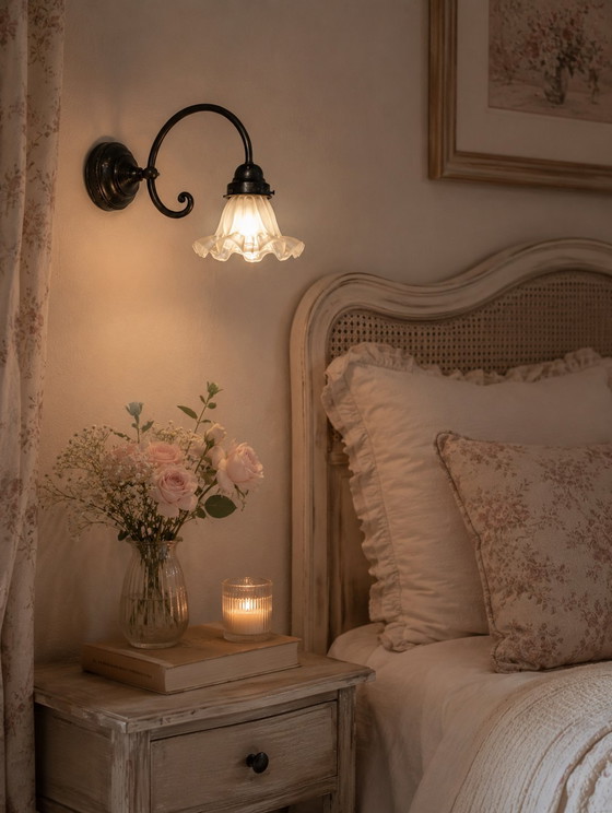 Image 1 of Romantic wall lamp with opaline glass lampshade