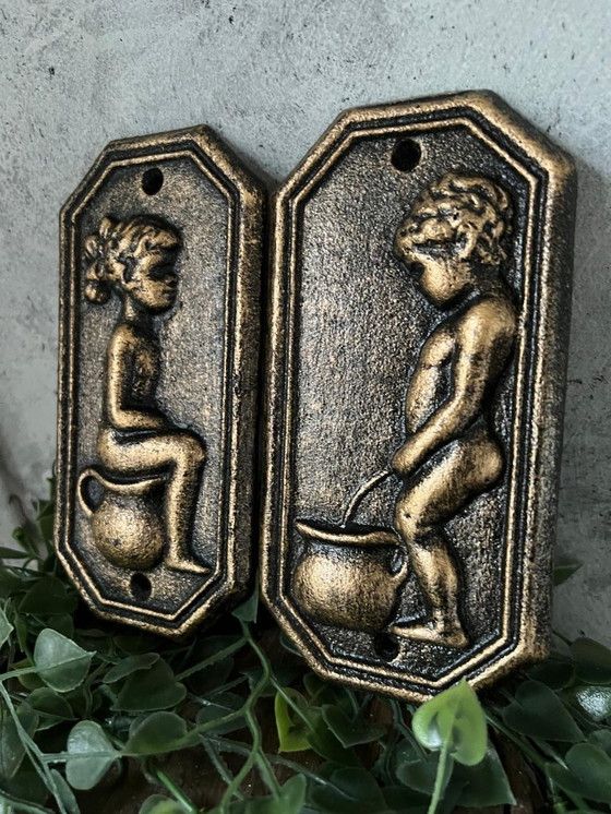 Image 1 of Charmants panneaux de toilettes de style vintage