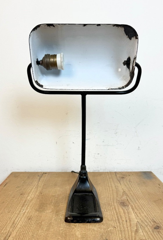 Image 1 of Lampe de table vintage en émail vert de BUR, années 1930