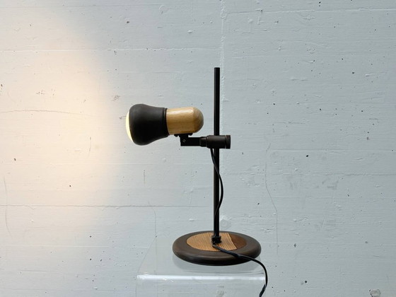 Image 1 of Lampe de table composée d'éléments en métal et en bois, années 1970