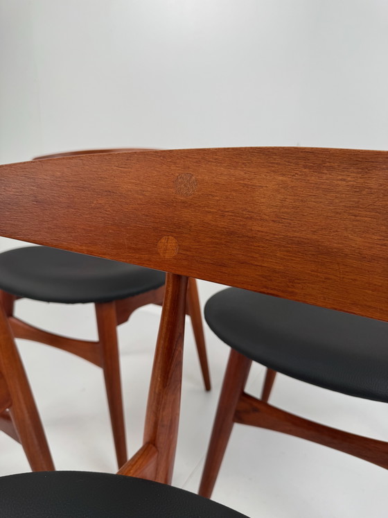 Image 1 of Set van 4 CH33 eetkamerstoelen, Hans J. Wegner, Denemarken, jaren 1950