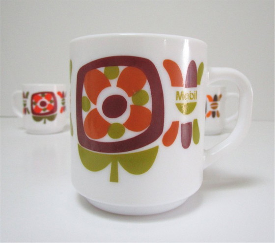 Image 1 of 1970s floral mugs and cups