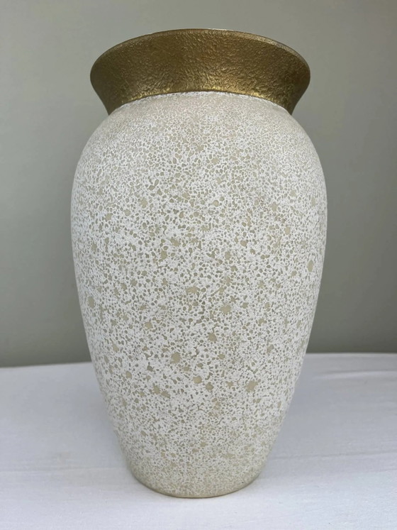 Vase émaillé moucheté crème avec bord doré, années 1970. – Scheurich W-Germany, Porcelain, Ceramic (photo 2 of 10)