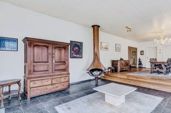 Image 1 of Handgeslagen houthaard - Walter De Buck (koper)