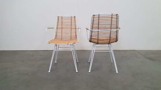 Fauteuil Kave Home Tishana en rotin, accoudoirs en métal blanc – Chaises de salle à manger, Metal, Rattan (photo 12 of 15)